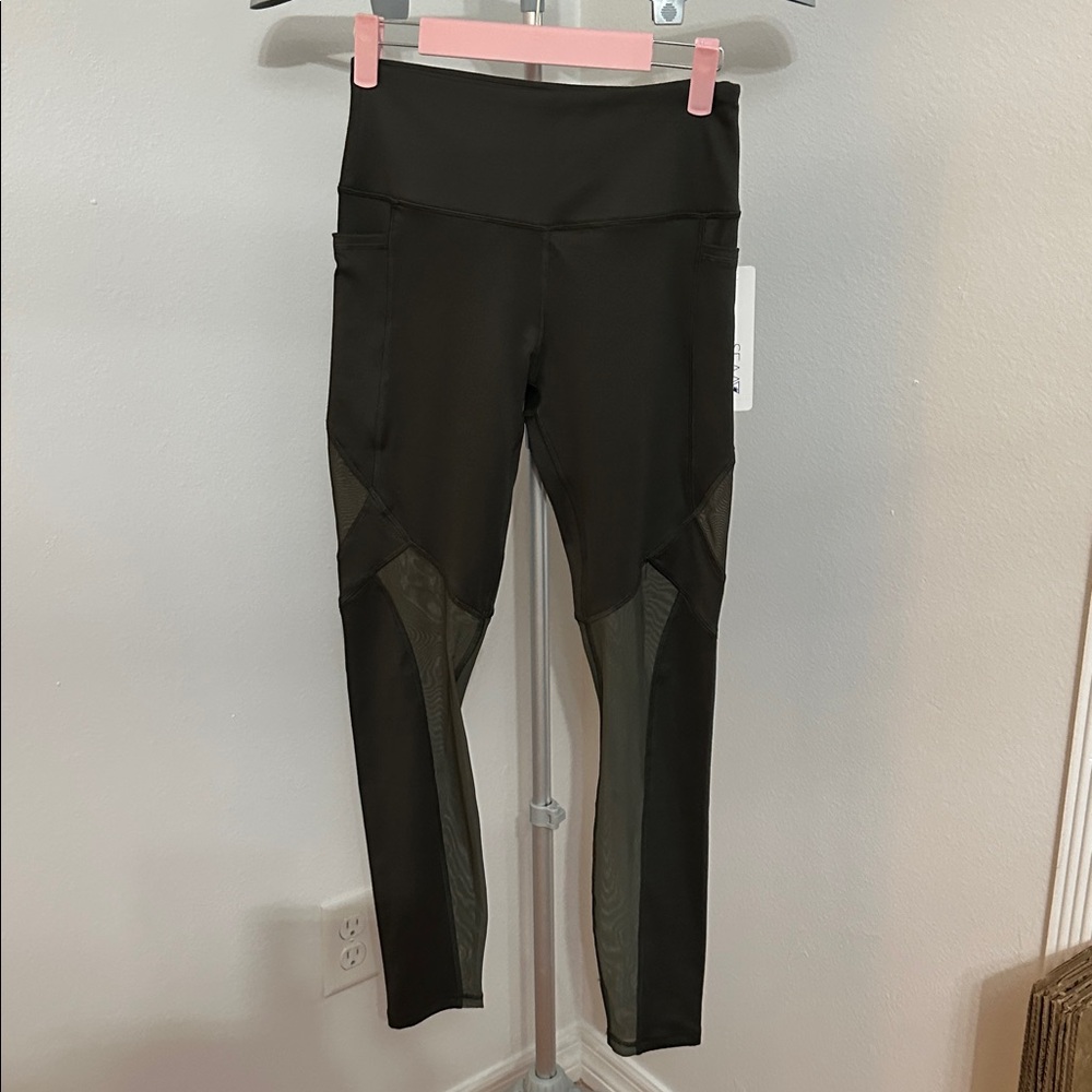 NWT Dark Olive Athletic Leggings with Pockets and Mesh